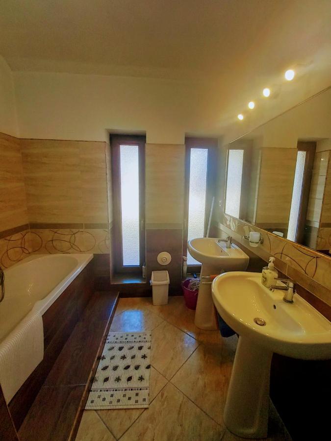 Aqua Apartman Révfülöp Екстериор снимка